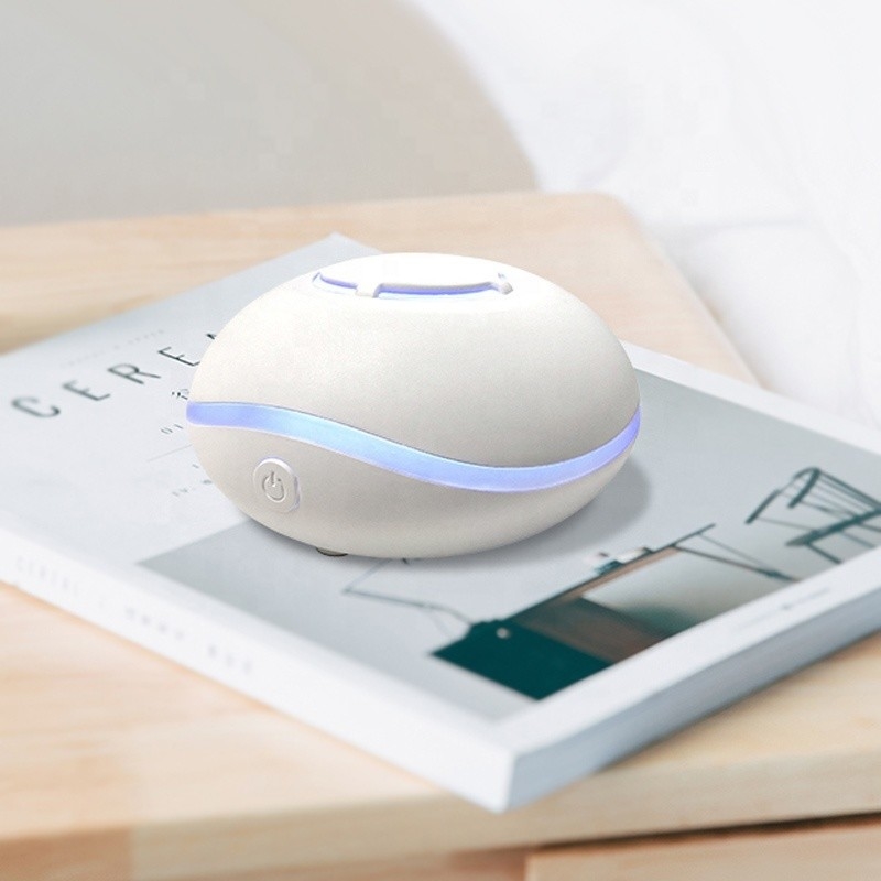 Diffusor portátil de carga por USB de 7 colores Luces ultrasónicas Aromaterapia con aire Diffusor de aceite esencial sin agua