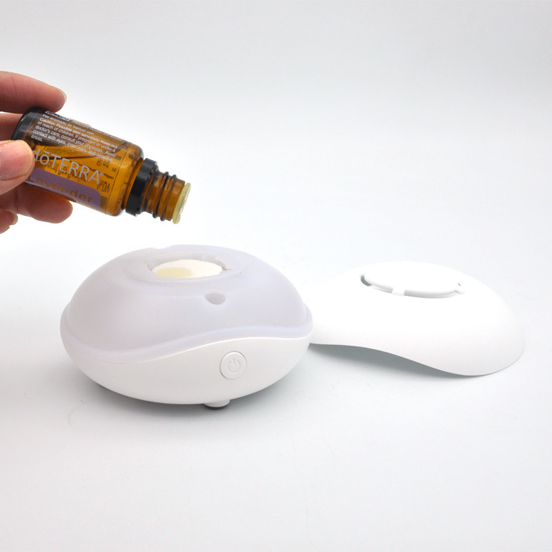 Diffusor portátil de carga por USB de 7 colores Luces ultrasónicas Aromaterapia con aire Diffusor de aceite esencial sin agua